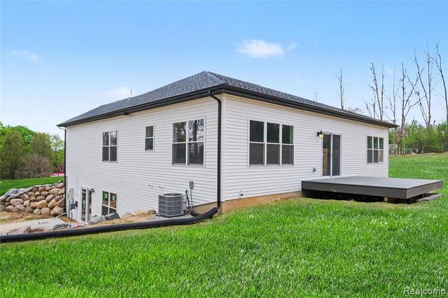 17311 Timber Creek, Holly, MI 48442