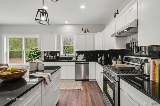 17311 Timber Creek, Holly, MI 48442