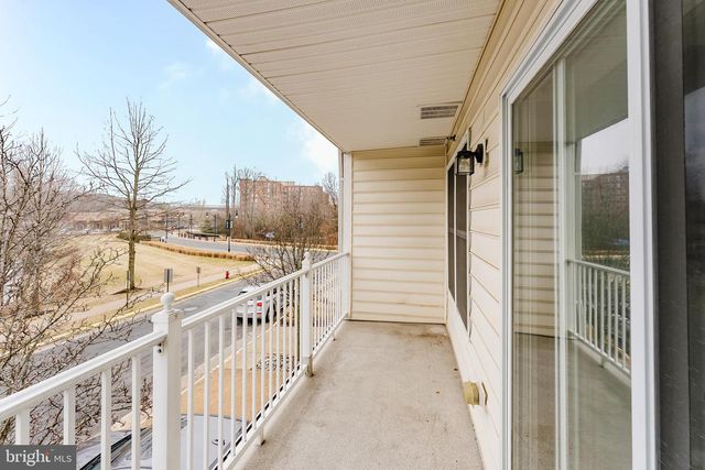 12468-A LIBERTY BRIDGE RD, Fairfax, VA 22033