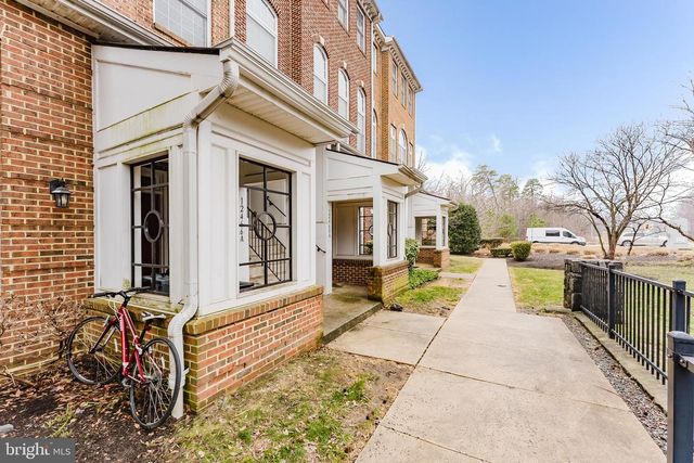 12468-A LIBERTY BRIDGE RD, Fairfax, VA 22033