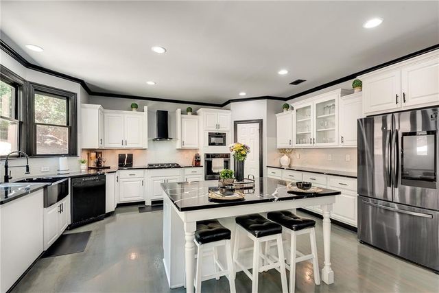 1370 Boomer Circle, Suwanee, GA 30024