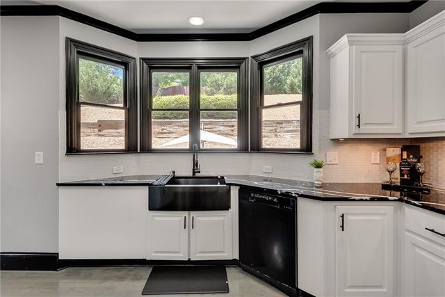 1370 Boomer Circle, Suwanee, GA 30024