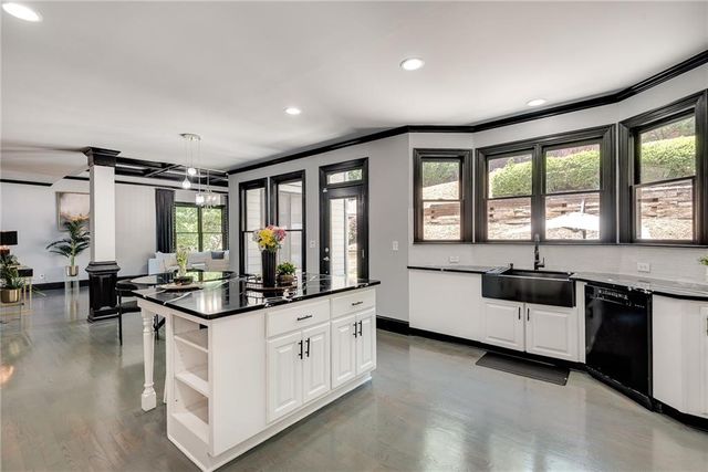1370 Boomer Circle, Suwanee, GA 30024