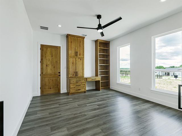 308 Ryker Lane, Gunter, TX 75058