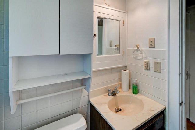 3238 Ridgeway Avenue, Madison, WI 53704