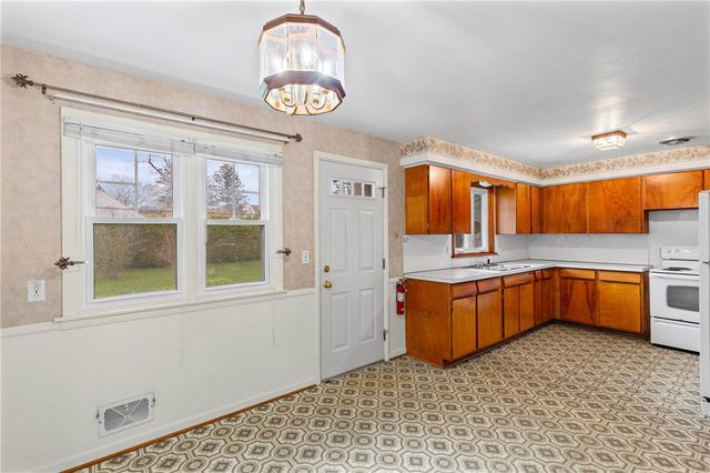 254 Vinedale Avenue, Irondequoit, NY 14622