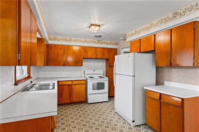 254 Vinedale Avenue, Irondequoit, NY 14622