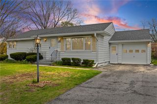 254 Vinedale Avenue, Irondequoit, NY 14622