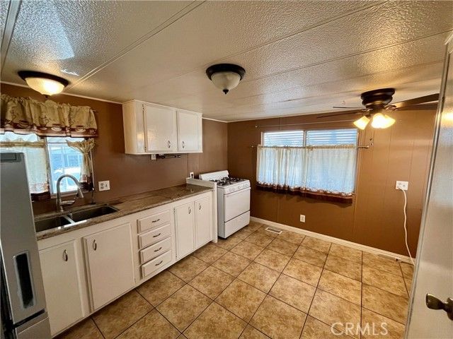 16540 Whittier Boulevard 6, Whittier, CA 90603