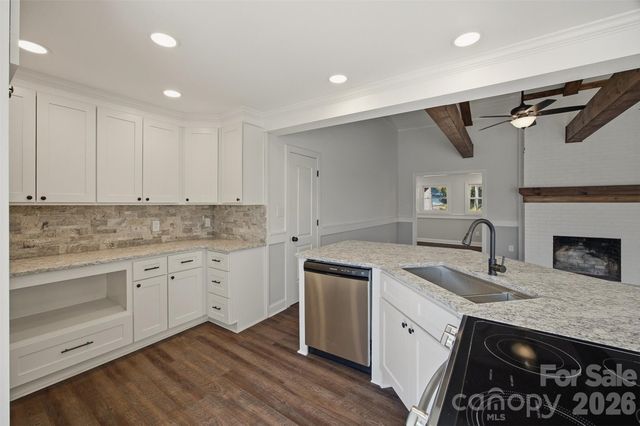 223 W Park Drive, Morganton, NC 28655