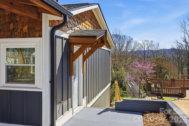 223 W Park Drive, Morganton, NC 28655