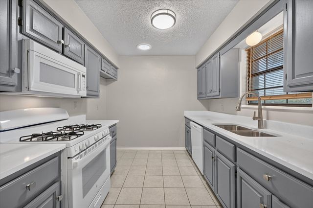 828 Haverford Lane, Desoto, TX 75115
