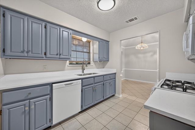 828 Haverford Lane, Desoto, TX 75115