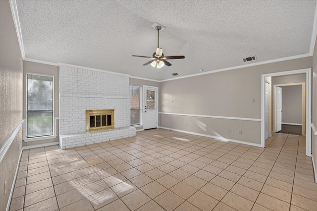 828 Haverford Lane, Desoto, TX 75115