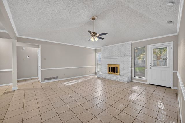 828 Haverford Lane, Desoto, TX 75115