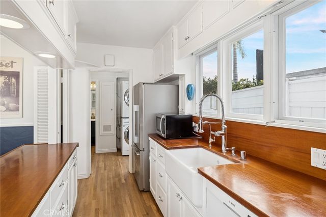 200 Grand Canal, Newport Beach, CA 92662