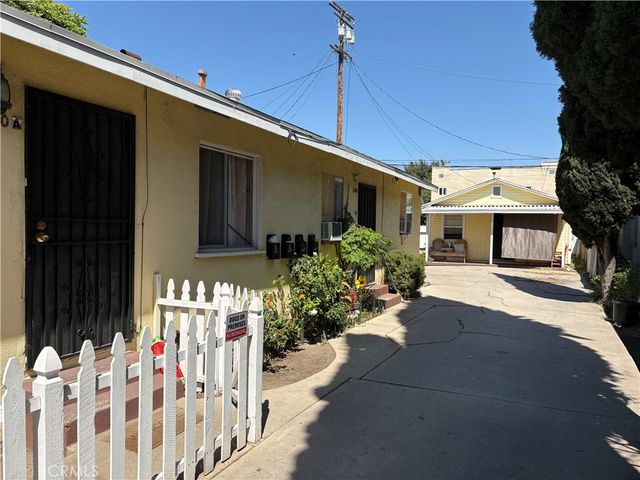 1140 Orizaba Avenue, Long Beach, CA 90804