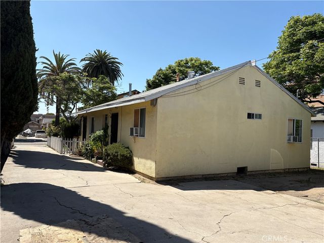 1140 Orizaba Avenue, Long Beach, CA 90804