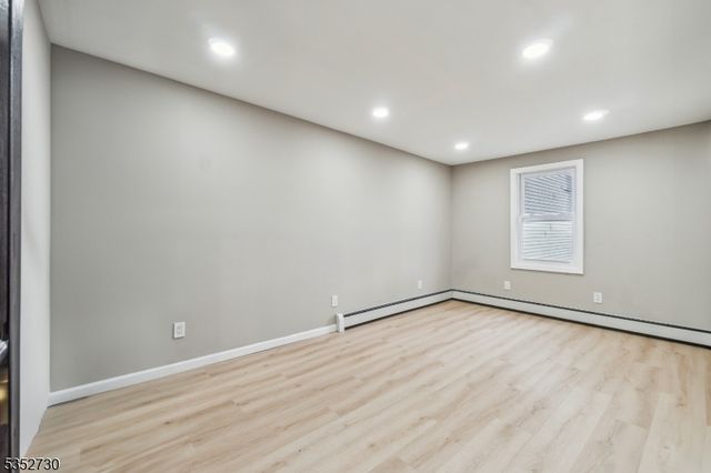 176 Parker St, Newark City, NJ 07104