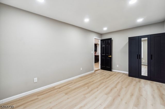 176 Parker St, Newark City, NJ 07104
