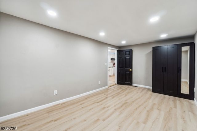 176 Parker St, Newark City, NJ 07104