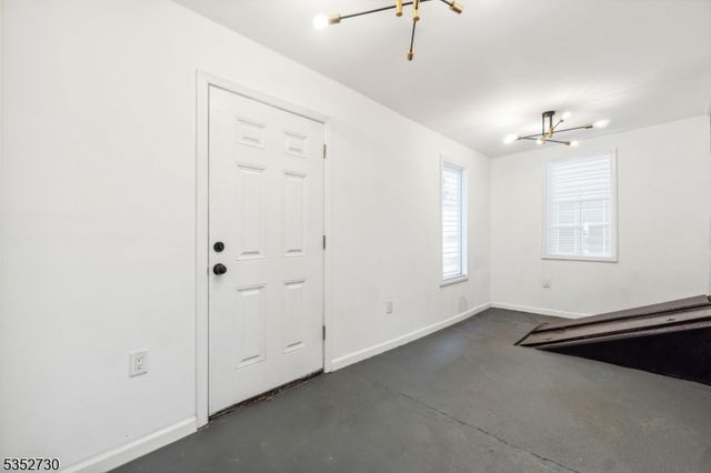 176 Parker St, Newark City, NJ 07104