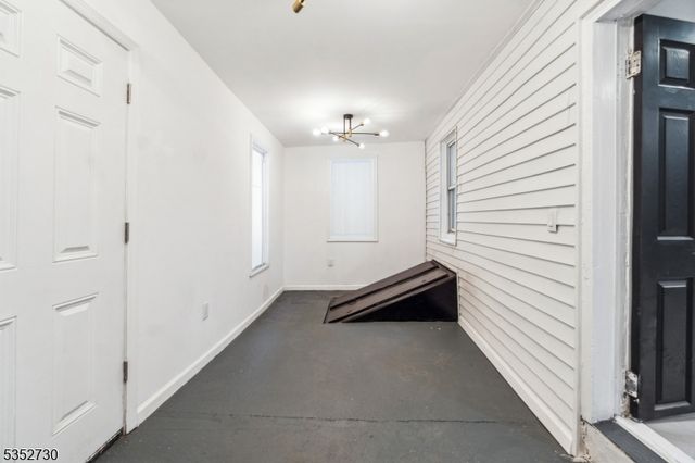 176 Parker St, Newark City, NJ 07104