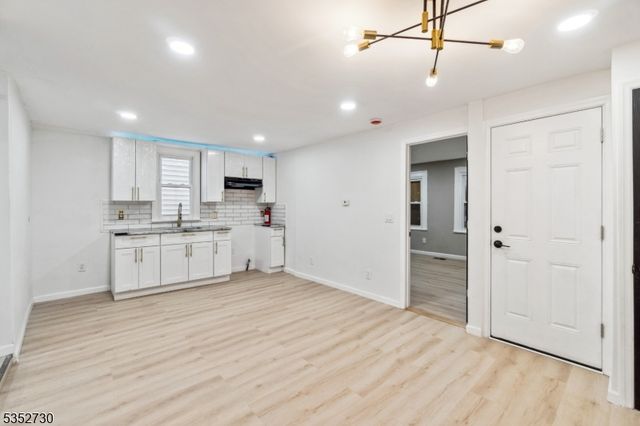 176 Parker St, Newark City, NJ 07104