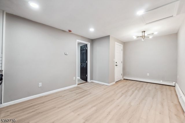 176 Parker St, Newark City, NJ 07104