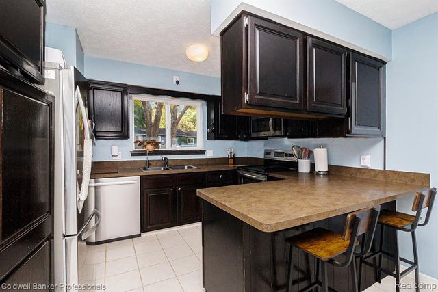 2495 Moore Place, Howell, MI 48843