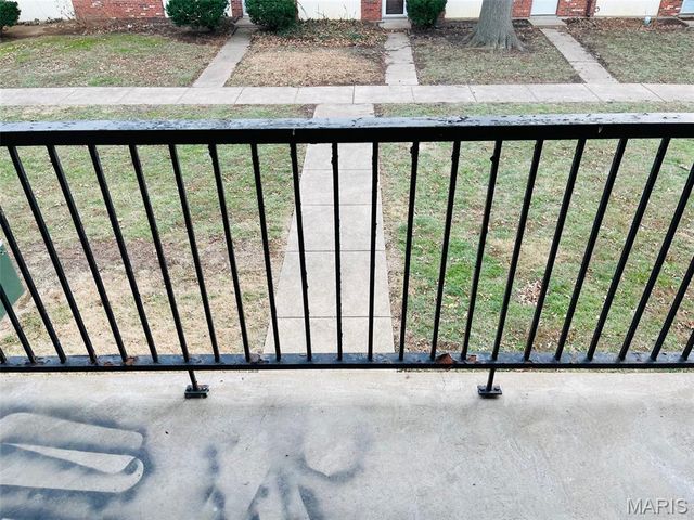 7497 HAZELCREST Drive G, Hazelwood, MO 63042