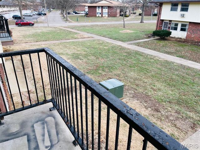 7497 HAZELCREST Drive G, Hazelwood, MO 63042