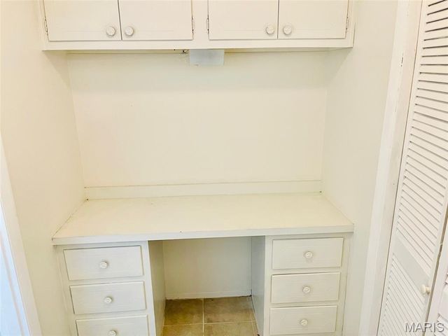 7497 HAZELCREST Drive G, Hazelwood, MO 63042