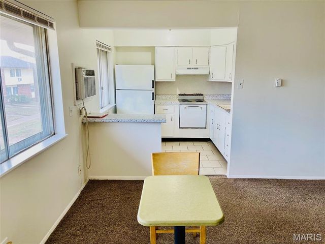 7497 HAZELCREST Drive G, Hazelwood, MO 63042