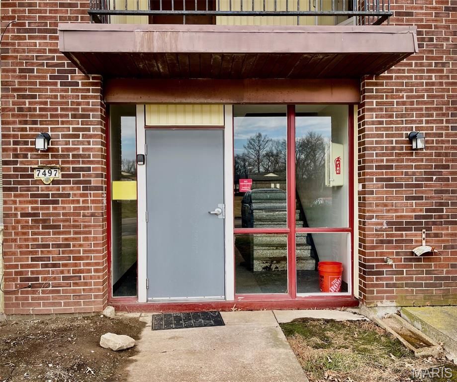 7497 HAZELCREST Drive G, Hazelwood, MO 63042