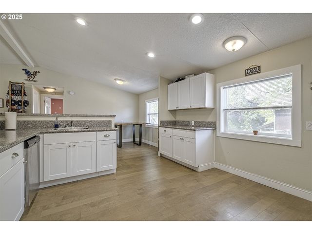 115 W 2ND St, Yamhill, OR 97148