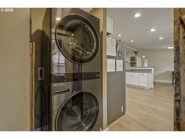 115 W 2ND St, Yamhill, OR 97148