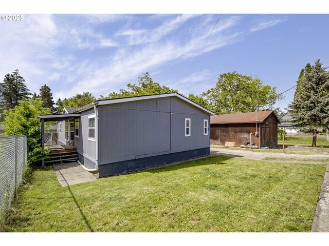 115 W 2ND St, Yamhill, OR 97148