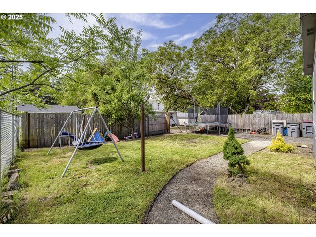 115 W 2ND St, Yamhill, OR 97148