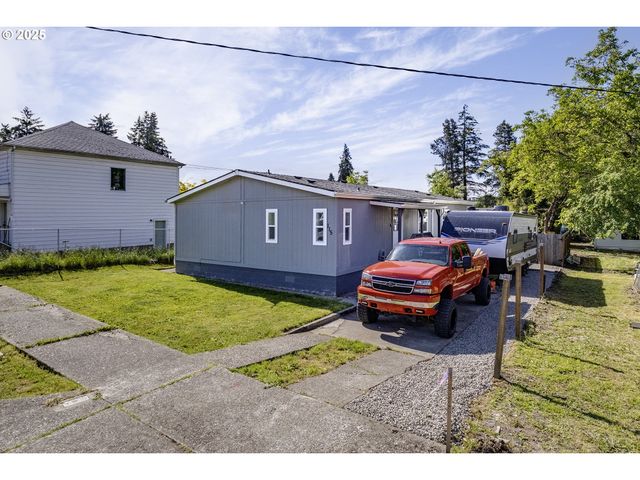 115 W 2ND St, Yamhill, OR 97148