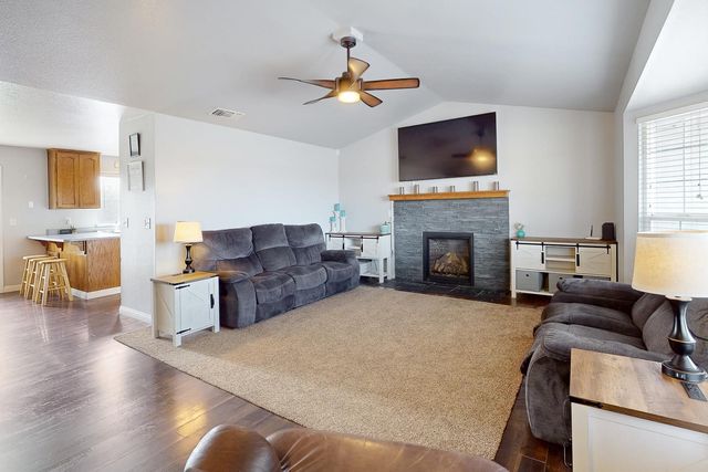3319 Tierra Buena Rd, Yuba City, CA 95993