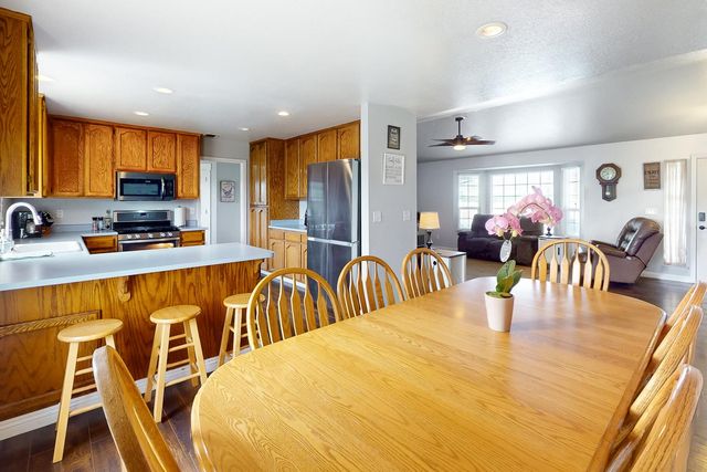 3319 Tierra Buena Rd, Yuba City, CA 95993