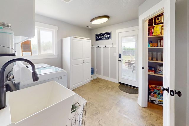 3319 Tierra Buena Rd, Yuba City, CA 95993