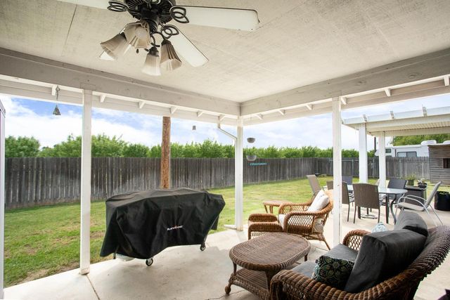3319 Tierra Buena Rd, Yuba City, CA 95993