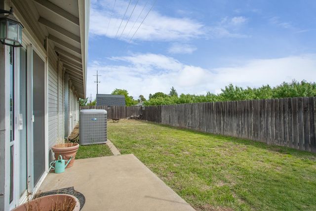 3319 Tierra Buena Rd, Yuba City, CA 95993
