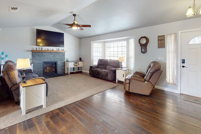 3319 Tierra Buena Rd, Yuba City, CA 95993