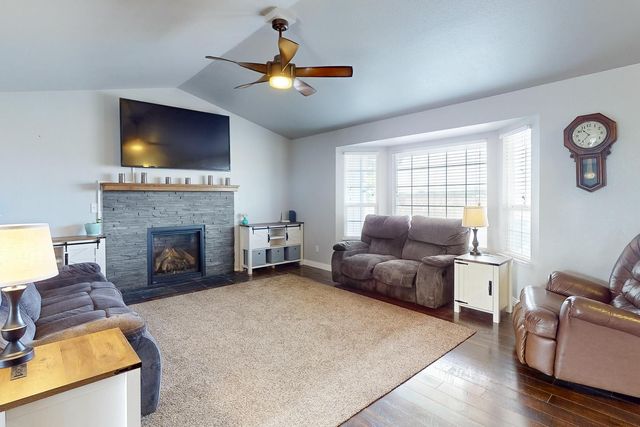 3319 Tierra Buena Rd, Yuba City, CA 95993