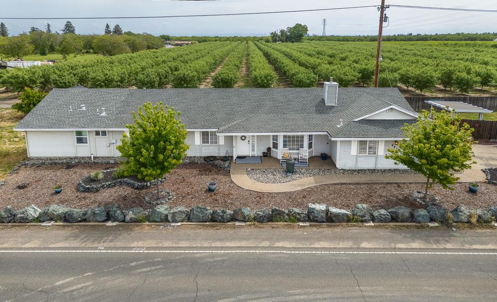 3319 Tierra Buena Rd, Yuba City, CA 95993
