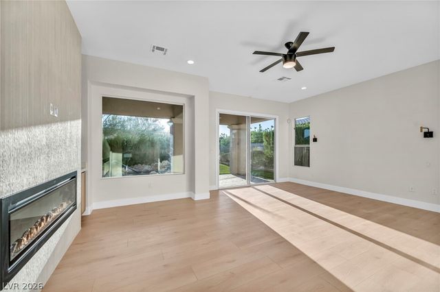 4555 Riva De Romanza Street, Las Vegas, NV 89135