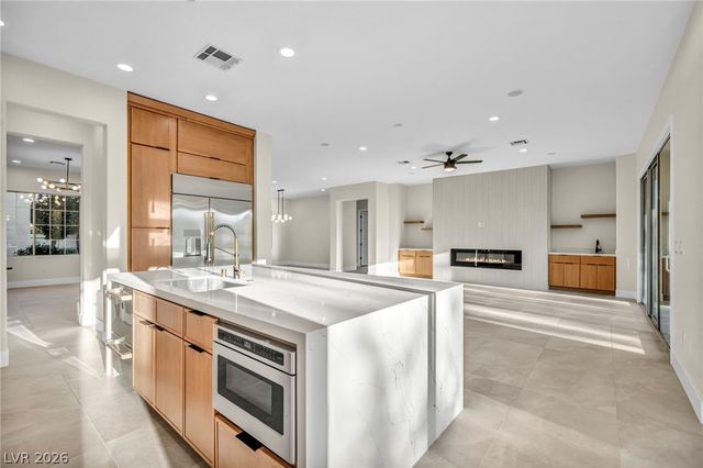 4555 Riva De Romanza Street, Las Vegas, NV 89135